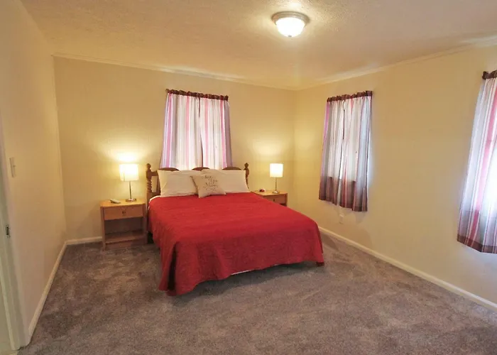 Best Berlin OH Hotels